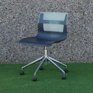 Cadira plàstic gris/blanc